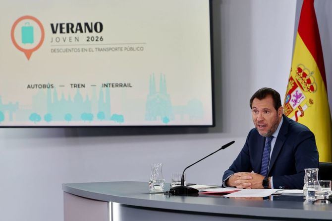 El Consejo de Ministras y Ministros ha aprobado el Real Decreto-ley que regula la cuarta edición del programa Verano Joven, que bonificará los viajes durante el periodo estival de jóvenes españoles o con residencia legal en España de entre 18 y 30 años.