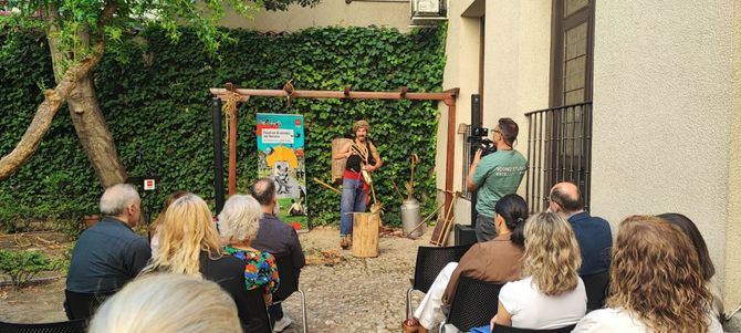 Esta iniciativa acercara la cultura en vivo a los madrilenos a traves de companias y artistas de referencia tanto del ambito clasico como contemporaneo.