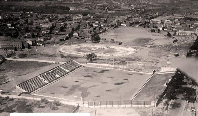 Unos 20.000 prisioneros republicanos llegaron a concentrarse en abril de 1939 en el antiguo campo del Rayo Vallecano, utilizado por el bando franquista como campo de concentración tras la toma de Madrid.