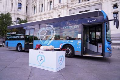 El contrato de suministro, instalación, mantenimiento y gestión de incidencias de 2.200 desfibriladores para EMT Madrid durante cinco años se ha adjudicado por 2,9 millones de euros.
