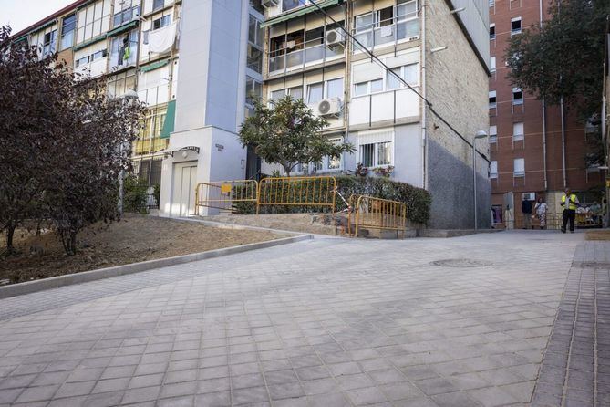 EMVS Madrid también trabaja en la mejora de la accesibilidad en las calles y la seguridad peatonal, así como en la regeneración de zonas estanciales.