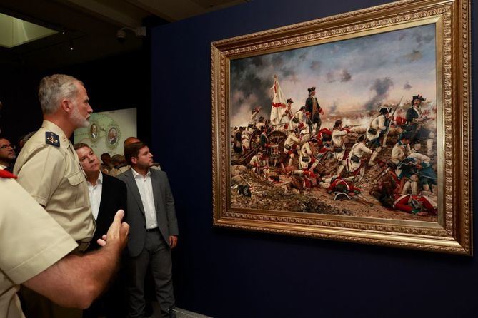 El Rey Felipe VI se ha visitado, en el Museo del Ejército de Toledo, la exposición 'España en los Estados Unidos. La contribución de los españoles y su ejército al surgimiento de una nación', que permanerá abierta al público, con entrada gratuita, hasta el próximo 12 de octubre.