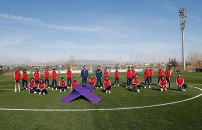 Con motivo del Día Internacional de la Eliminación de la Violencia contra la Mujer, Aguado ha entregado cordones morados a las jugadoras de la selección como símbolo de la lucha contra la violencia de género.