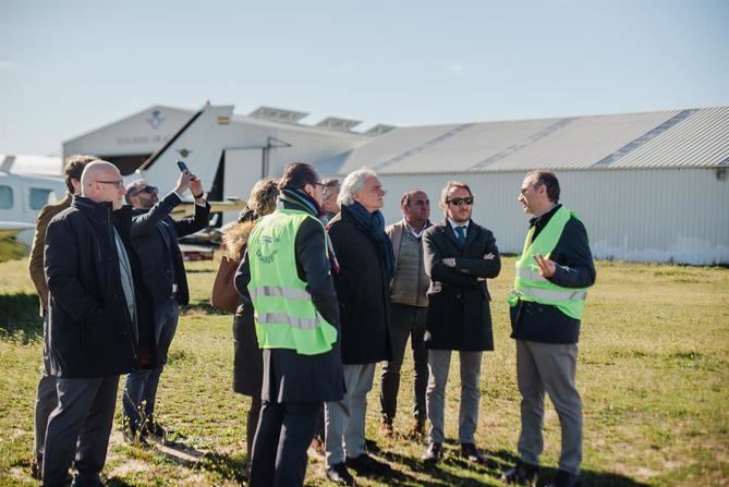 En una visita, los empesarios han estado guiados por Javier Ruedas, consejero delegado de Air City Madrid Sur, empresa propietaria de la infraestructura, ubicada estratégicamente en la frontera entre las provincias de Toledo y de Madrid.