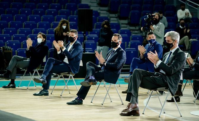 El Vicepresidente regional, acompañado del viceconsejero de Deportes, Roberto Núñez, ha asistido esta mañana al sorteo de emparejamientos de la Copa del Rey ACB Madrid 2021.