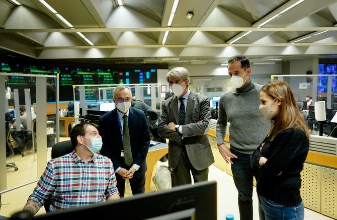 El vicepresidente, acompañado por el Consejero de Transportes, ha destacado que Metro de Madrid “ha sido la única arteria del transporte público que ha seguido viva a la hora de facilitar la movilidad de los madrileños”.