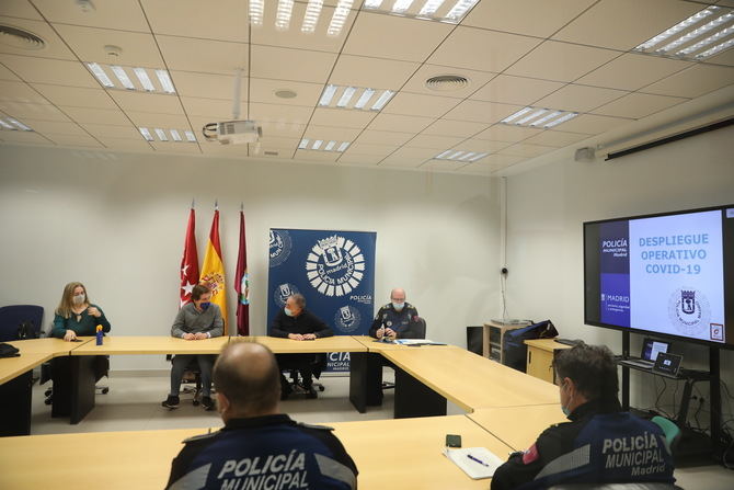 El primer Edil de la capital ha asegurado que el Ayuntamiento pondrá en marcha “todos los medios para que se cumplan las restricciones establecidas por las autoridades sanitarias” y ha pedido responsabilidad a la ciudadanía.