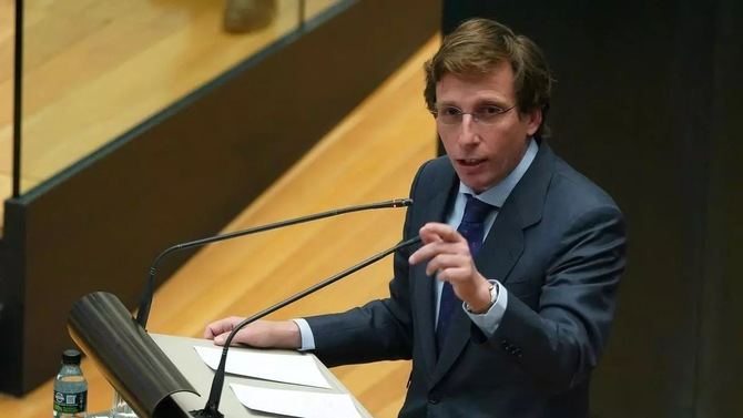 José Luis Martínez-Almeida repetirá mandato con mayoría absoluta, en un Pleno con cuatro grupos municipales (PP, Más Madrid, PSOE y Vox) y donde repiten 27 de los 57 concejales.