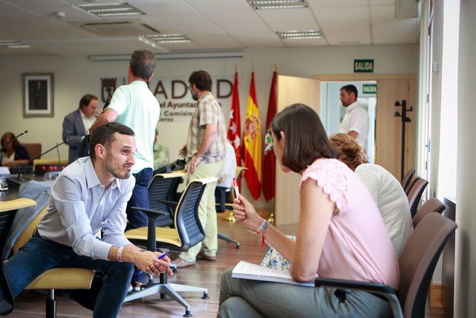 Respaldada por los concejales Antonio Giraldo y Pedro Barrero, Maroto ha indicado que en la propuesta que el equipo de Gobierno lleva al Pleno de Cibeles no se han tenido en cuenta 'más del 80% de las alegaciones' presentadas por los grupos políticos y las organizaciones sociales y económicas.