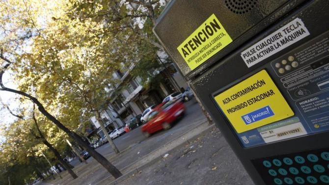 Entre las irregularidades señaladas desde el área se recoge que es incompatible ser titular de una plaza de residente en zona SER y ser titular de una en un PAR: hay que elegir una u otra.