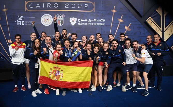 La madrileña Araceli Navarro ha conseguido este miércoles la medalla de bronce en la modalidad de sable del Mundial de esgrima, que se está disputando en El Cairo.