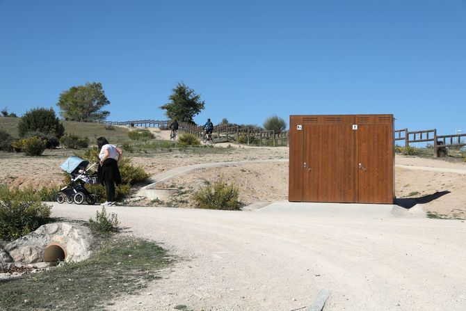 Cada una de ellas cuenta con su correspondiente abastecimiento de agua potable y saneamiento con desagüe al alcantarillado público.