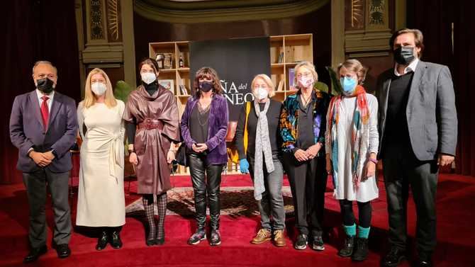 El Ateneo de Madrid inicia así un camino para reivindicar la presencia de aquellas mujeres ateneístas, que han formado parte también de la historia del Ateneo.