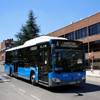 Según explica EMT en un comunicado, sí funcionará la línea A, que circula entre Moncloa (paseo Ruperto Chapí) y el Campus de Somosaguas. También lo hará la H, entre el intercambiador de Aluche y el Campus de Somosaguas.