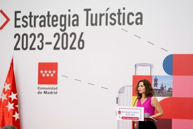 La nueva estrategia, que incluye 'de partida' 125 iniciativas, contará con una inversión de 250 millones y 'se sumará a otras inversiones y proyectos con impacto en el turismo como nuevas infraestructuras, sistemas de transporte, proyectos de desarrollo local o ayuda a empresas'. En su diseño han participado más de 400 agentes públicos y privados del turismo madrileño.