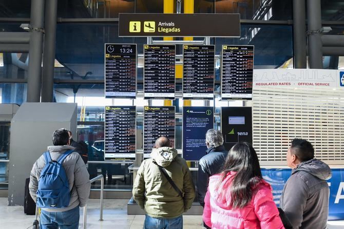 La caída en los sistemas de Iberia, por su parte, ha afectado a la facturación y embarque en Madrid, y se han cancelado cinco vuelos en varios aeropuertos.