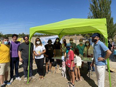 Barajas reivindica la piscina del polideportivo