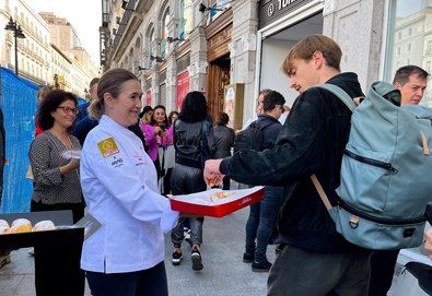 La consejera de Cultura, Turismo y Deporte, Marta Rivera de la Cruz, ha presentado este martes la Ruta del Buñuelo en el Centro de Turismo de la Puerta del Sol.