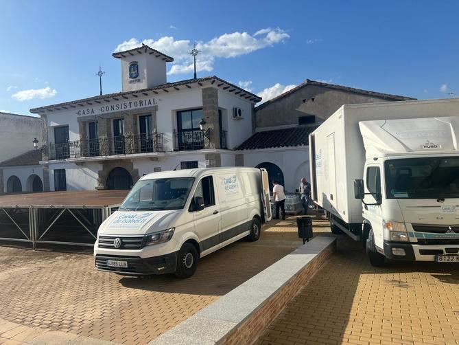 Aunque las tres localidades más afectadas por las lluvias no tienen convenio de distribución con la empresa pública madrileña, Canal ha desplazado dos camiones cisterna y dos furgonetas.