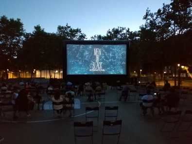 Dos pantallas de cine de verano, en Carabanchel