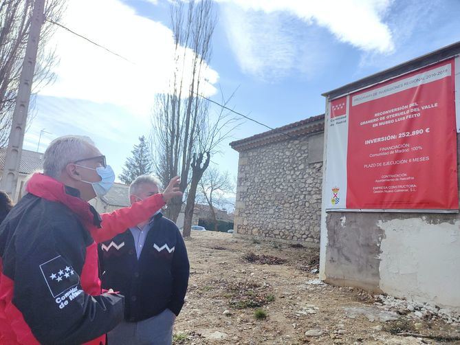 El Gobierno regional está llevando a cabo la
rehabilitación del Museo Luis Feito en Oteruelo del Valle y la
construcción del hogar del jubilado.