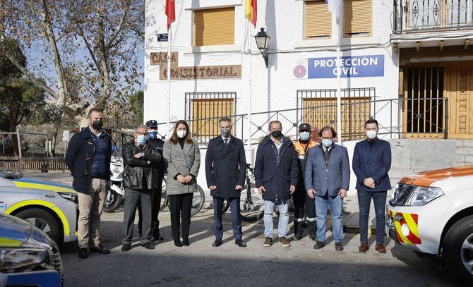 La Comunidad de Madrid pide extremar la prudencia durante las cabalgatas de Reyes para evitar accidentes y contagios por COVID19. El viceconsejero y director del ASEM112 ha comprobado 'in situ' el dispositivo preparado en Arroyomolinos.