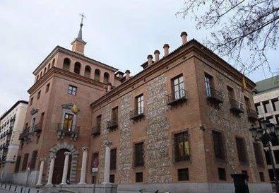 La Casa de las Siete Chimeneas renueva su cubierta