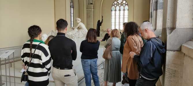 El Panteón de los Hombres Ilustres es uno de los grandes desconocidos del arte funerario de Madrid, probablemente con las esculturas de los mejores artistas de finales del XIX escondidas entre sus paredes, la mitad de ellas de Benlliure.