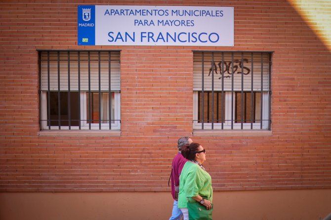 Para el PSOE en el Ayuntamiento de Madrid, el Gobierno municipal 'debe mostrar máxima transparencia sobre las deficiencias de los apartamentos para mayores de San Francisco y ofrecer soluciones que mantengan a los residentes en su entorno cercano'