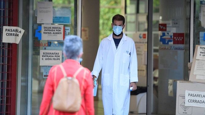 Tal como está evolucionando la situación del coronavirus en España, el 41% de la población española considera que no es necesario que se tomen medidas de control y aislamiento más exigentes, que se puede continuar como hasta ahora. 