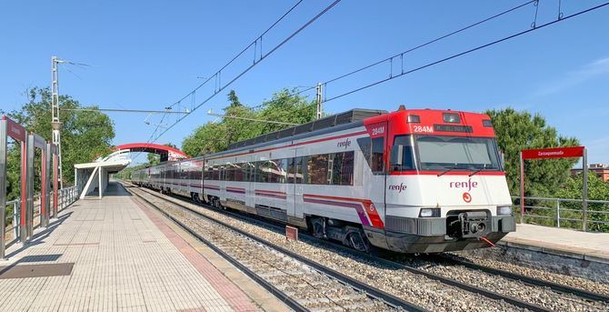 Alrededor de las 8.00 horas, Renfe Cercanías informaba a través de sus redes sociales del restablecimiento del servicio de trenes por el túnel de Recoletos y el túnel de Sol. Normalizada la circulación, los trenes siguen recuperando de forma progresiva sus frecuencias de paso habituales.