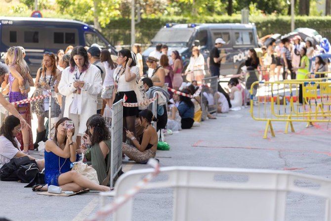 La vicealcaldesa de Madrid, Inma Sanz, ha subrayado que durante el concierto se realizaron un total de 16 mediciones por ruido a petición de los vecinos del estadio y, ahora, los técnicos del área de Medio Ambiente deben estudiarlas para que sean validadas.