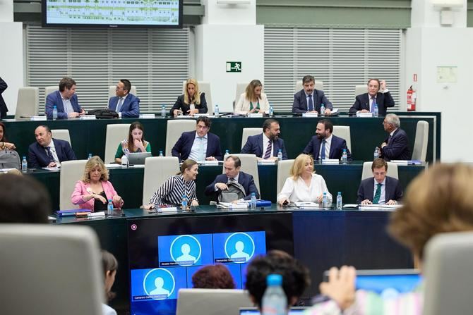 Cibeles debate este martes la reprobación de Sánchez, los disturbios en Ferraz y las licencias de cocinas industriales