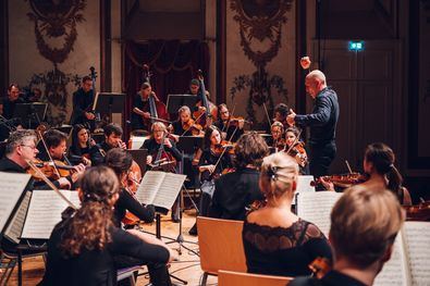 Completarán el programa la sinfonía 'El Milagro', de Haydn, y una de las joyas clásicas menos interpretadas de Mozart, el 'Concierto para clarinete y orquesta en la mayor', que correrá a cargo del clarinetista suizo Reto Bieri.