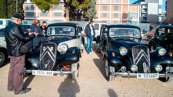 El domingo, tras la concentración en la plaza principal de Alcalá, los coches se pasearán por la ciudad de Cervantes, hasta las 13.00 horas, y volverán al mismo punto para mostrarse allí, hasta las 17.00 horas.