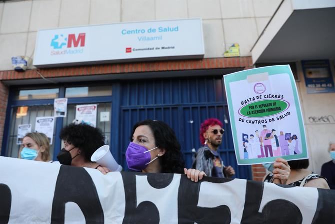 Vecinos del distrito de Tetuán volverán a protestar este jueves para reclamar la reapertura del centro de salud Villaamil, cuya atención fue trasladada al Centro de Salud Doctor Gastroviejo a mediados de junio. 