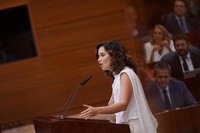 Entre las iniciativa anunciadas este viernes por la presidenta en materia educativa, todos los nuevos colegios públicos de Educación Infantil y Primaria que se construyan en la región impartirán el primer y segundo curso de Educación Secundaria Obligatoria, pasando a ser CEIPSOs, y tendrán jornada partida.