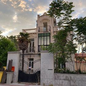 PSOE alerta de la demolición de una edificio singular en la Ciudad Lineal de Arturo Soria, tras aprobarse la suspensión