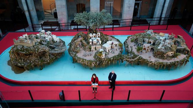 La Asociación de Belenistas de Madrid ha diseñado un escenario con tres islas sobre una plataforma de 215 metros cuadrados, con el agua como vida, futuro y regeneración.