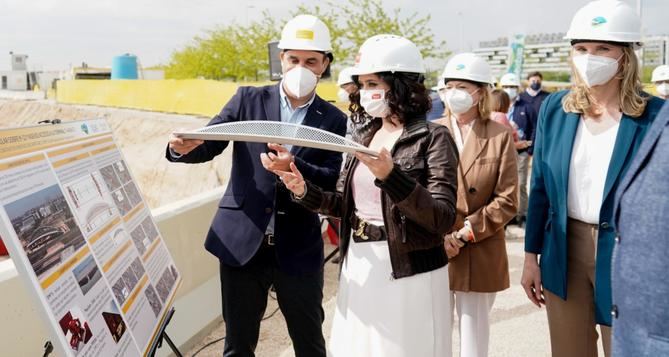 Ayuso ha hecho hincapié en que el tramo Valdebebas a Chamartín se convertirá en un 'nuevo centro de Madrid' porque las nuevas obras, como Madrid Nuevo Norte, harán posible que se desplaze 'el eje' de la capital.

