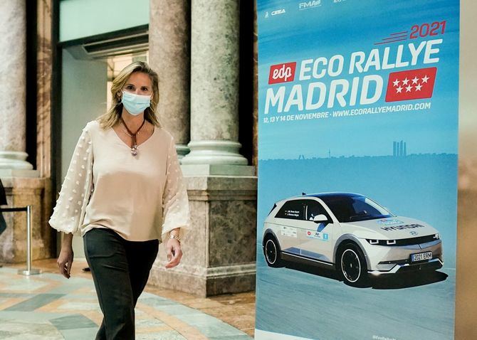 La consejera de Medio Ambiente, Paloma Martín, ha participado en la presentación de esta carrera, que comienza esta tarde, a las 19.00 horas, en la Plaza de Colón, con el pistoletazo de salida a cargo del viceconsejero de Medio Ambiente y Agricultura, Mariano González.