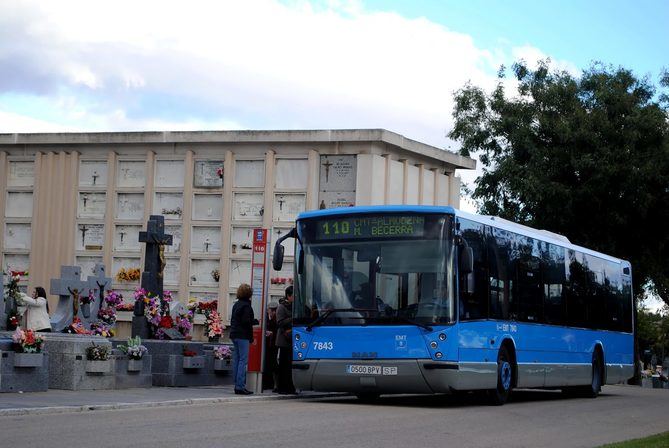 El 1 de noviembre, las líneas 25 y 106 incrementarán, a su vez, los autobuses en circulación para cubrir las demandas de una mayor afluencia de usuarios.
