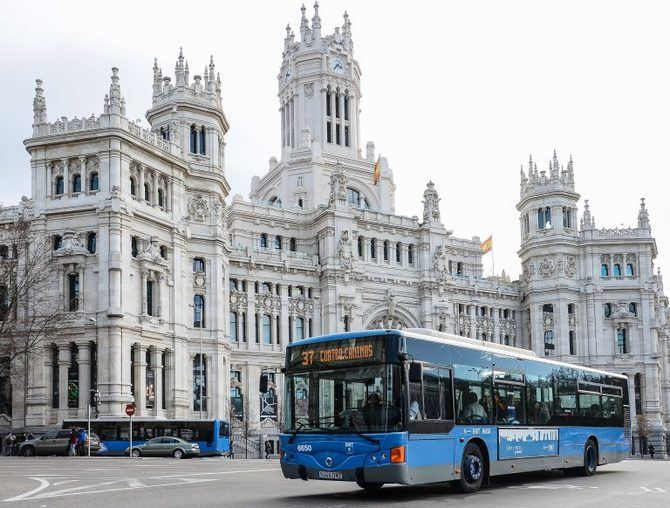 El Ayuntamiento de Madrid activará la gratuidad durante los próximos días 24, 25 y 26 de noviembre. Desde las 00.00 horas del viernes y hasta las 23.59 horas del domingo, viajar en cualquiera de los autobuses municipales, excepto en la Línea Exprés Aeropuerto, será gratuito para los usuarios. 