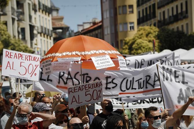 'Hoy hemos ganado una batalla, pero no la guerra', han manifestado los comerciantes en sus redes sociales, y convocan nuevas concentraciones para este domingo.