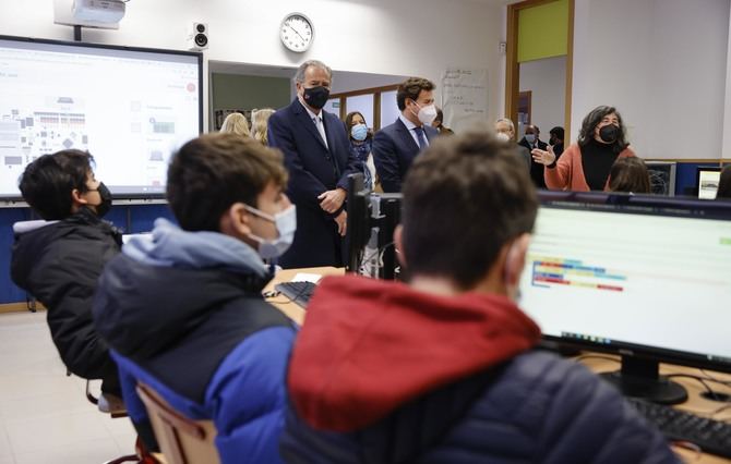 También en los centros concertados con carácter inmediato desde el momento que se comunica cualquier baja.