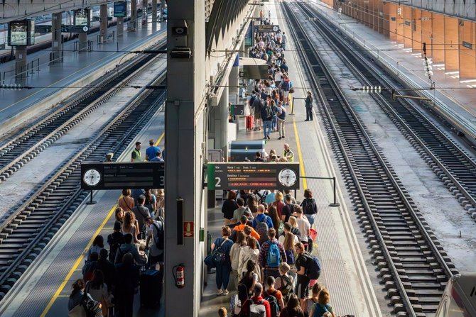 La entidad pública, en coordinación con las empresas ferroviarias que operan en la LAV Madrid-Andalucía, ha decidido, finalmente, iniciar la circulación de los primeros trenes por la línea este martes, a las 10.30 horas.