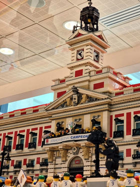 El Santiago Bernabéu o la Torre Picasso en versión Lego, en una nueva exposición en El Corte Inglés de Sanchinarro