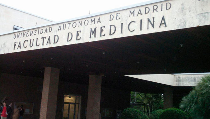 Esta primera fase piloto se desarrollará en esta universidad entre 258 estudiantes y ocho profesores de la Facultad de Medicina. 