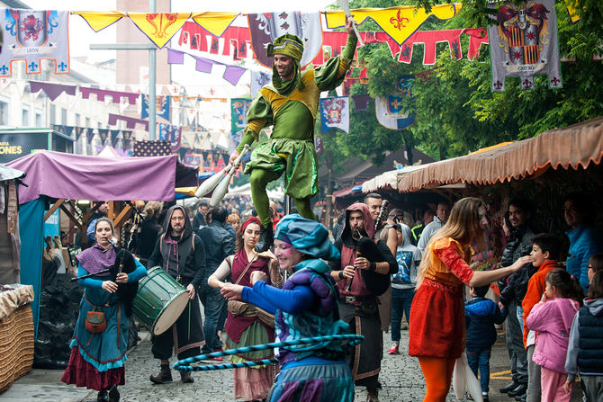 El Gran Torneo de Justas regresa a la Feria Medieval El Álamo, que celebra su XXV edición del viernes 29 de abril al lunes 2 de mayo, tras tres años de ausencia a causa de la pandemia. 