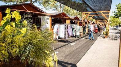 El Ayuntamiento de Pozuelo de Alarcón ha organizado una nueva edición de la Feria del Comercio Local, que reunirá a más de medio centenar de casetas de establecimientos de la ciudad, en las que se podrán encontrar desde bisutería y joyería, moda y complementos y textil de hogar, hasta artículos de cosmética o decoración, entre otros.